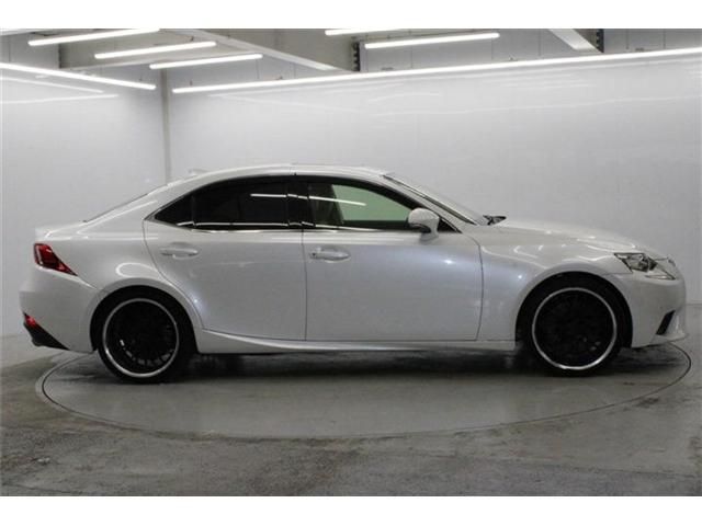 TOYOTA LEXUS IS200T 2015 Image 31