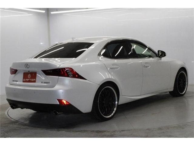 TOYOTA LEXUS IS200T 2015 Image 31