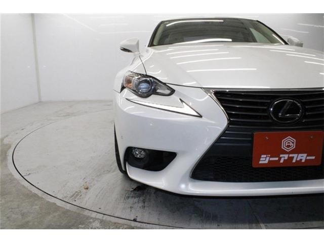 TOYOTA LEXUS IS200T 2015 Image 31
