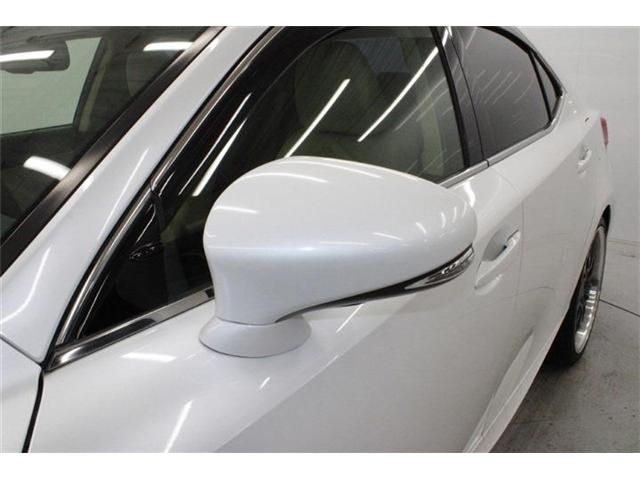 TOYOTA LEXUS IS200T 2015 Image 31