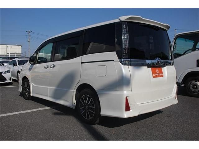 TOYOTA VOXY 2015 Image 31