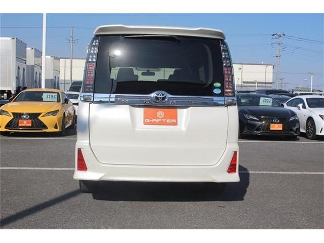 TOYOTA VOXY 2015 Image 31