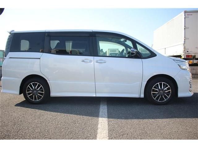 TOYOTA VOXY 2015 Image 31