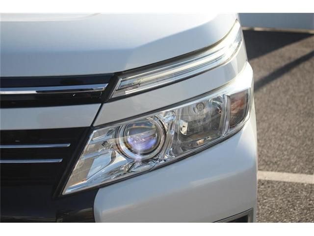 TOYOTA VOXY 2015 Image 31