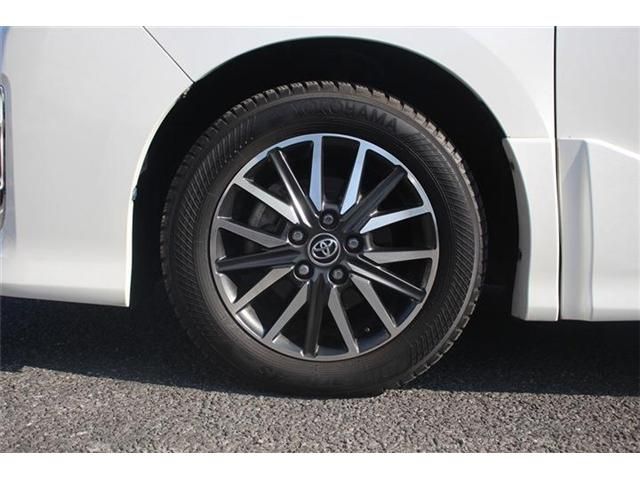 TOYOTA VOXY 2015 Image 31