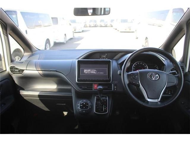 TOYOTA VOXY 2015 Image 31