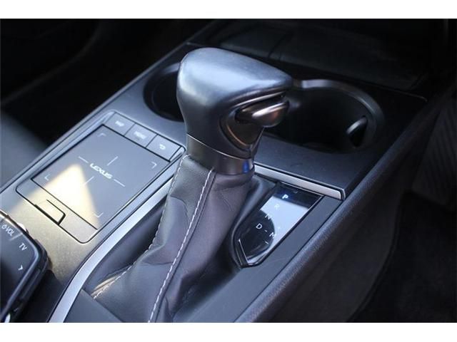 TOYOTA LEXUS UX200 2021 Image 31