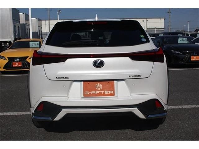 TOYOTA LEXUS UX200 2021 Image 31