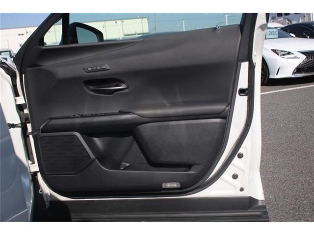 TOYOTA LEXUS UX200 2021 Image 31