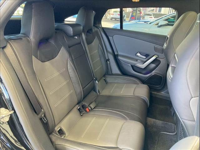 MERCEDES BENZ CLA SH 2019 Image 31