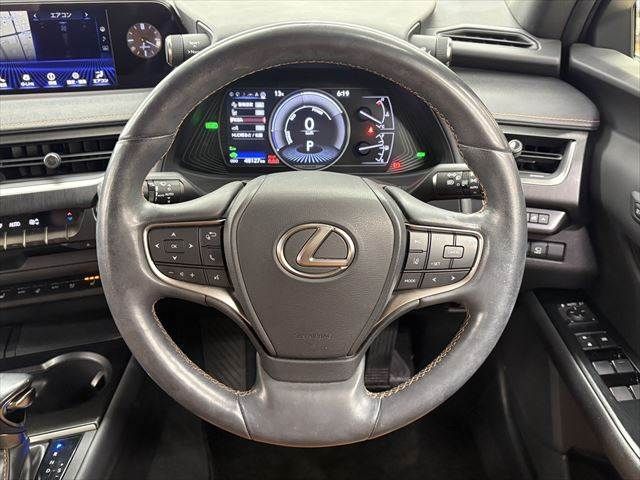 TOYOTA LEXUS UX250H 2018 Image 31
