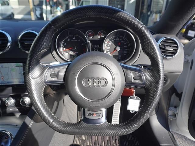 AUDI TT RS COUPE 2012 Image 31