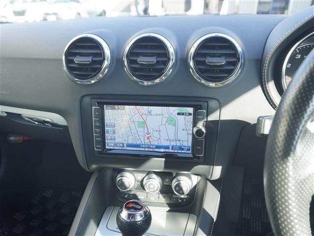 AUDI TT RS COUPE 2012 Image 31