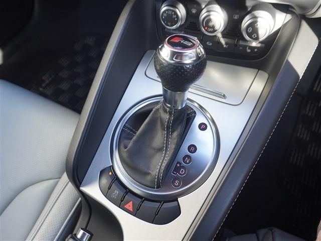 AUDI TT RS COUPE 2012 Image 31