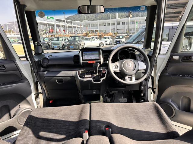 HONDA N BOX 2015 Image 31