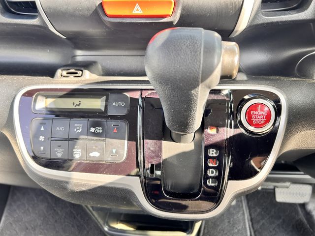 HONDA N BOX 2015 Image 31