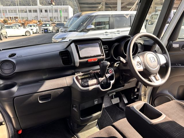HONDA N BOX 2015 Image 31