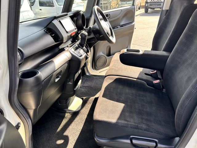 HONDA N BOX 2015 Image 31