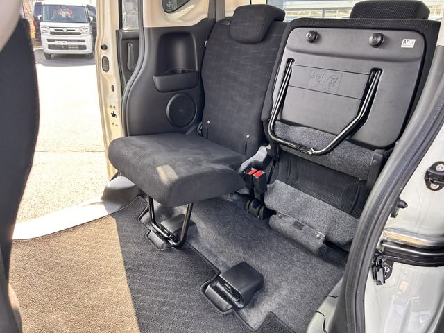 HONDA N BOX 2015 Image 31