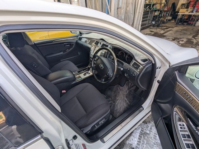 TOYOTA CROWN MAJESTA 2006 Image 31