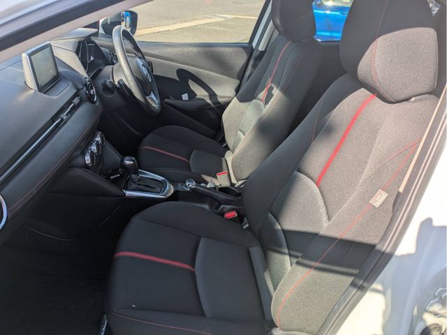 MAZDA DEMIO 4WD 2015 Image 31