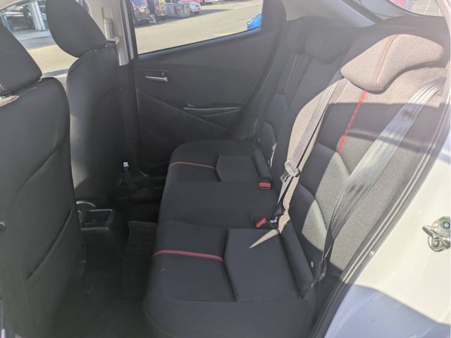 MAZDA DEMIO 4WD 2015 Image 31