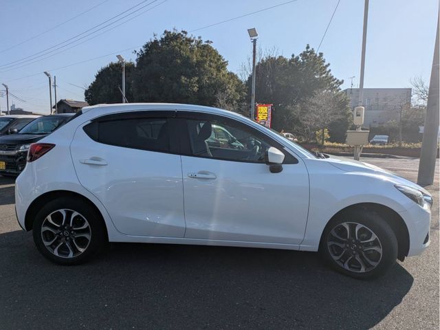 MAZDA DEMIO 4WD 2015 Image 31