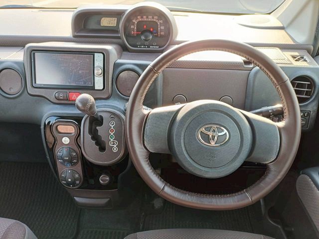 TOYOTA PORTE 2013 Image 31