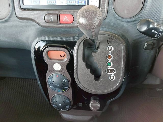 TOYOTA PORTE 2013 Image 31