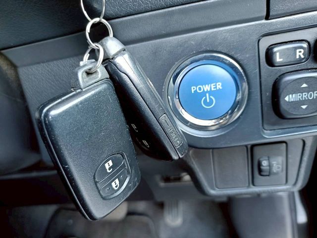 TOYOTA COROLLA FIELDER HYBR 2013 Image 31