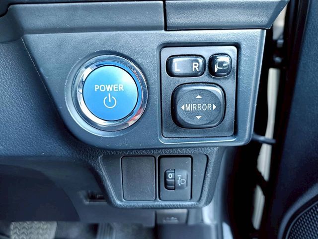 TOYOTA COROLLA FIELDER HYBR 2013 Image 31