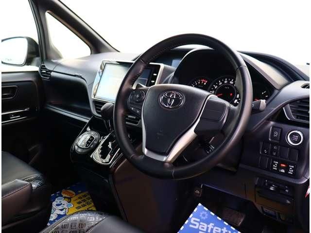 TOYOTA VOXY 2017 Image 31