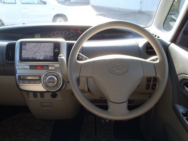 DAIHATSU TANTO 2012 Image 31