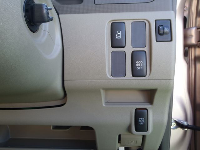 DAIHATSU TANTO 2012 Image 31