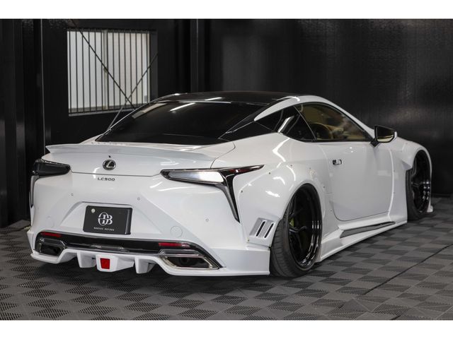 TOYOTA LEXUS LC500 2017 Image 31
