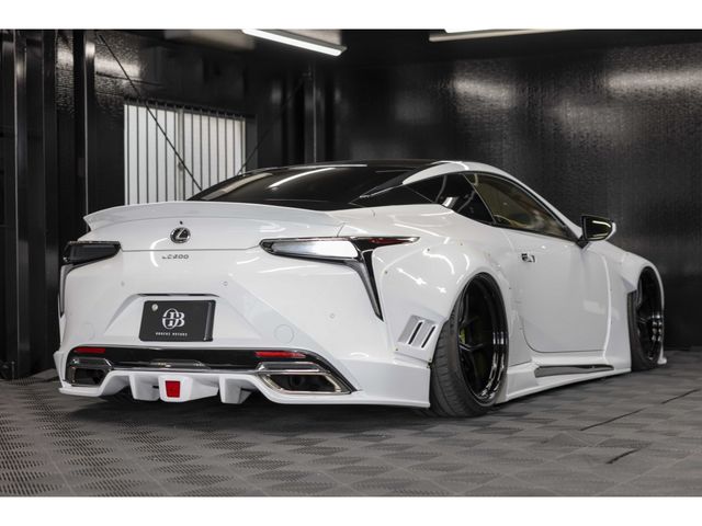 TOYOTA LEXUS LC500 2017 Image 31