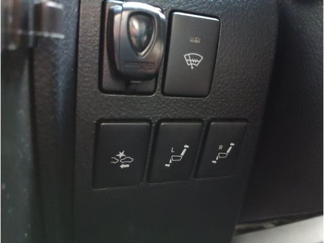 TOYOTA VELLFIRE  HYBRID 4WD 2015 Image 31