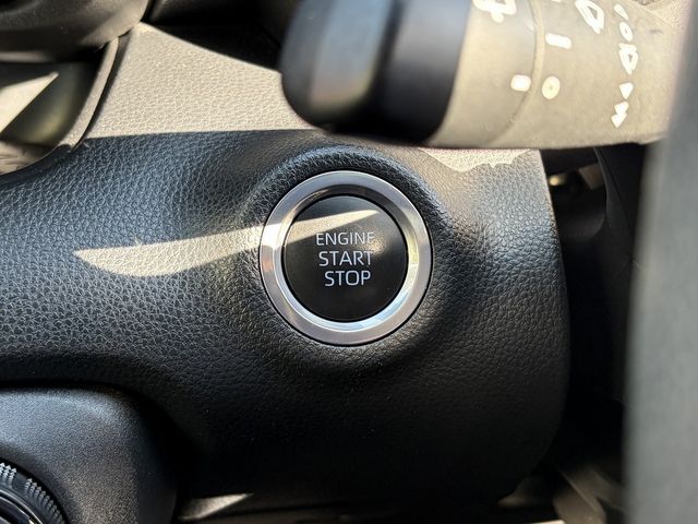 TOYOTA YARIS 2022 Image 31