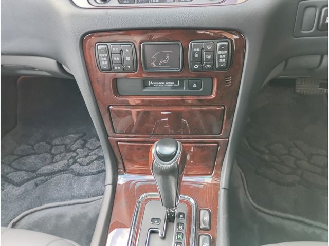 MITSUBISHI DIGNITY 2000 Image 31