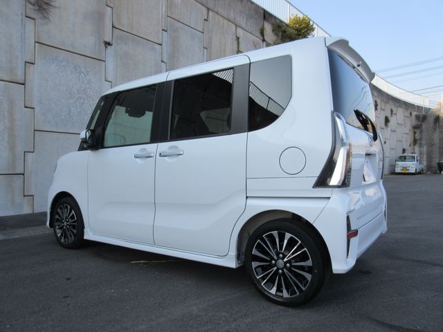 DAIHATSU TANTO CUSTOM 2020 Image 31