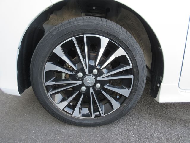 DAIHATSU TANTO CUSTOM 2020 Image 31