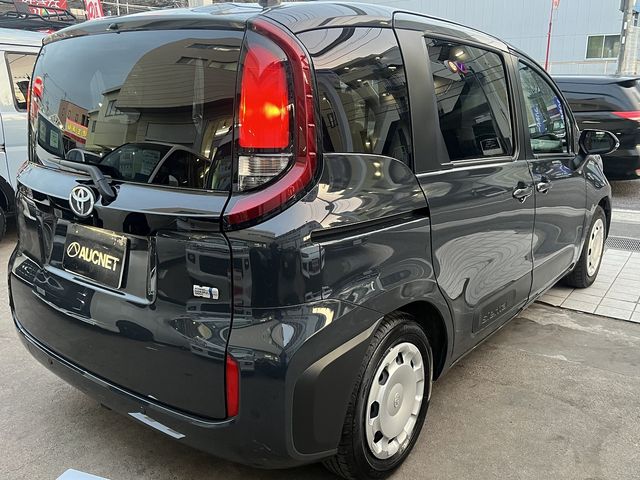 TOYOTA SIENTA HYBRID 2023 Image 31
