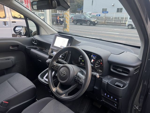 TOYOTA SIENTA HYBRID 2023 Image 31