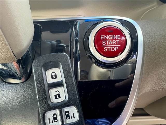 HONDA N BOX 2015 Image 31