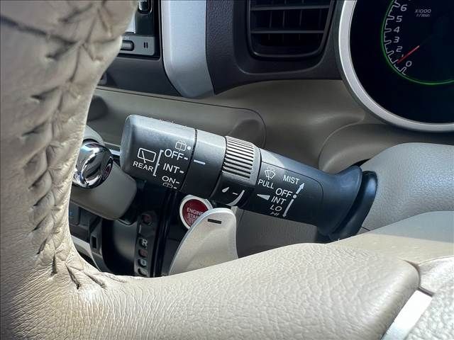 HONDA N BOX 2015 Image 31