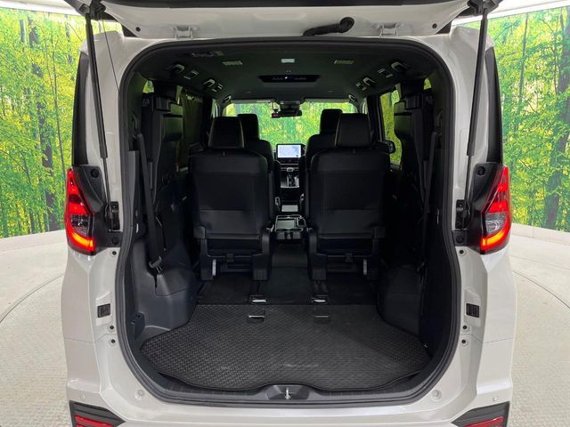 TOYOTA NOAH 2022 Image 31