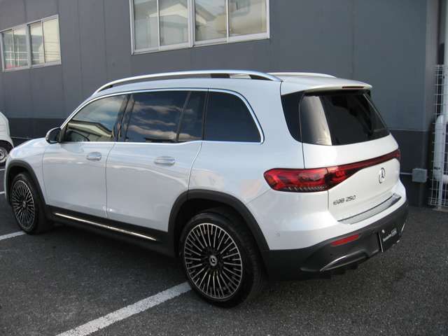 MERCEDES BENZ EQB 2024 Image 31