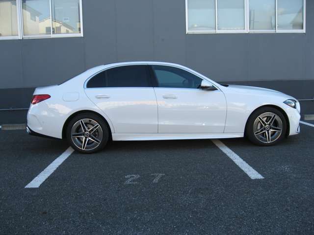 MERCEDES BENZ C CLAS 2024 Image 31