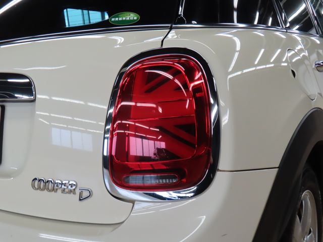 BMW MINI COOPER D 5DOOR 2019 Image 31