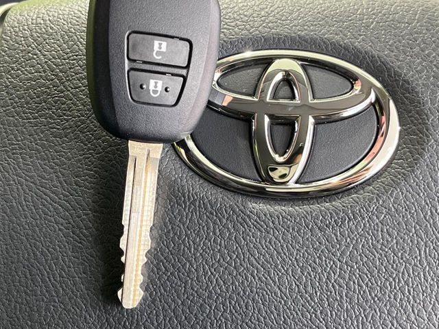 TOYOTA HIACE VAN 4WD 2025 Image 31